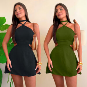 Vestido Feminino Curto com com Short e Bojo, Gola Alta e Recorte Lateral